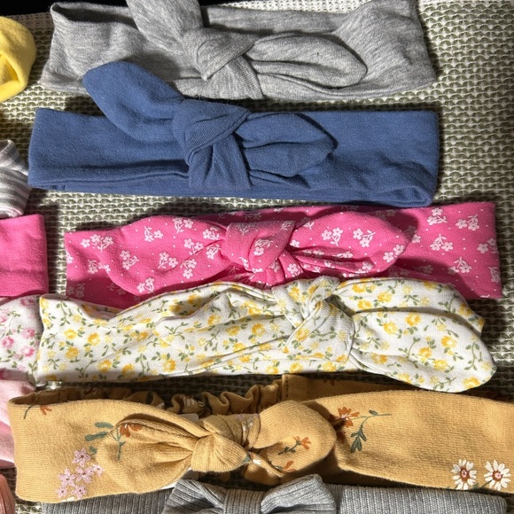 Assorted Baby Headbands with Bows and Flowers - Picture 14 of 14